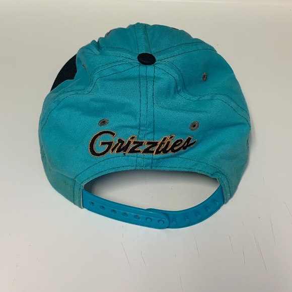 Vintage Men’s 90s Vancouver Grizzlies SnapBack hat - Picture 3 of 5